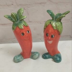 Vintage Giftcraft  Anthropomorphic Carrot Salt & Pepper Shakers Japan 3.5"